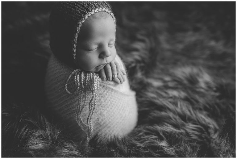 Newborn posed picture in Sierra Vista Arizona.