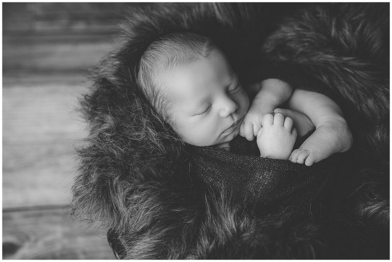 Newborn posed picture in Sierra Vista Arizona.