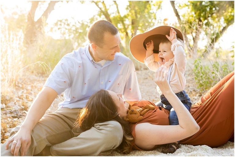 Early morning family photo session in Sierra Vista Arizona with Hannah Whaley Photography.