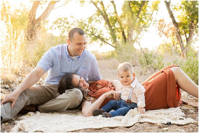Early morning family photo session in Sierra Vista Arizona with Hannah Whaley Photography.