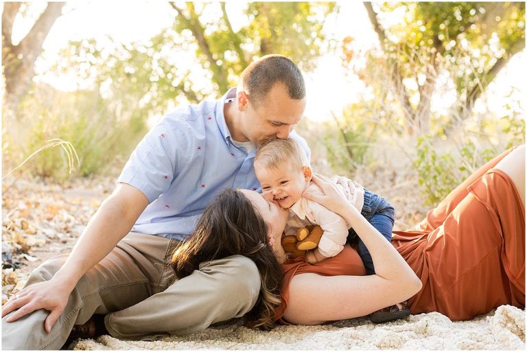 Early morning family photo session in Sierra Vista Arizona with Hannah Whaley Photography.